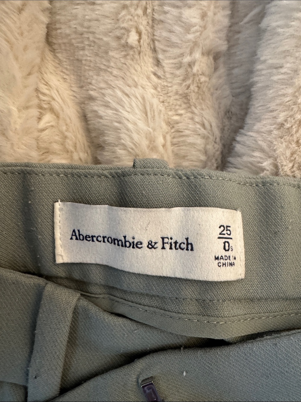Abercrombie tailored relaxed straight pants in sage green - Picture 5 of 5
